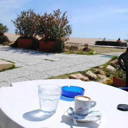 Sonnige Ferienwohnung In Mit Grossem Garten Apartamento Orosei