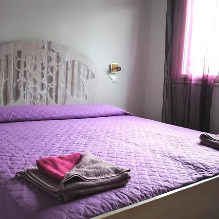Sonnige Ferienwohnung In Mit Grossem Garten Apartamento
